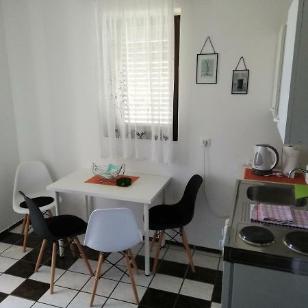 Apartmani Laura Trogir Exteriör bild