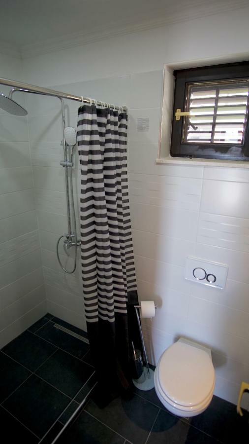 Apartmani Laura Trogir Exteriör bild