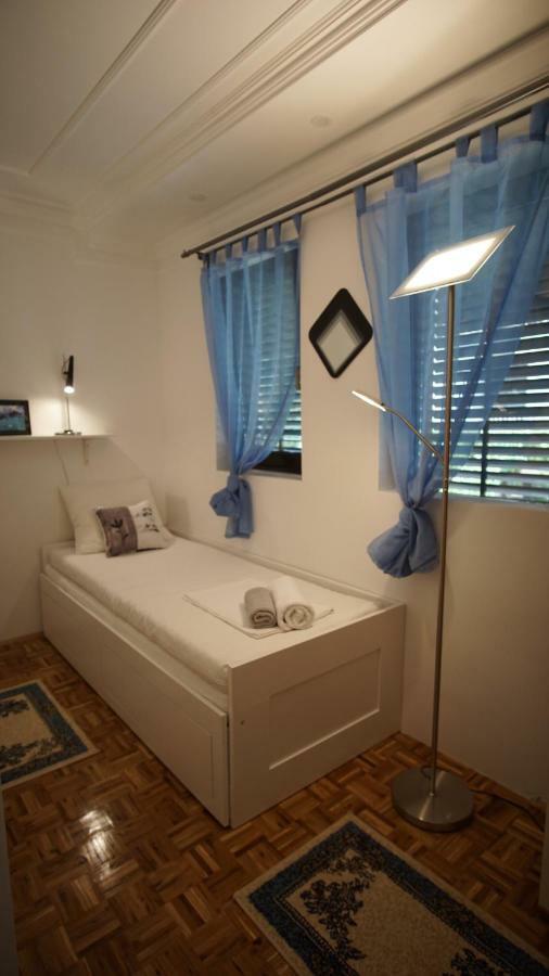 Apartmani Laura Trogir Exteriör bild