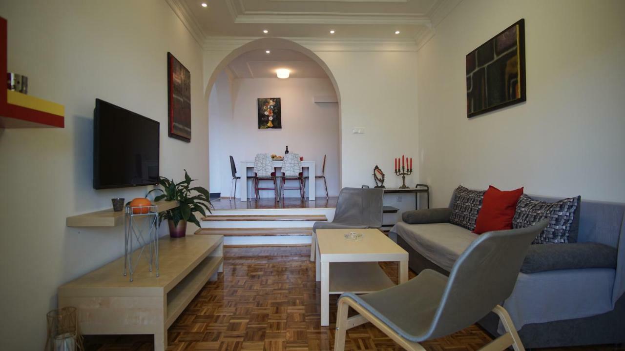 Apartmani Laura Trogir Exteriör bild
