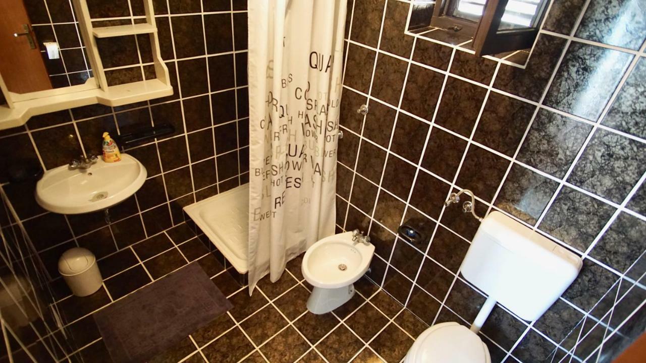 Apartmani Laura Trogir Exteriör bild