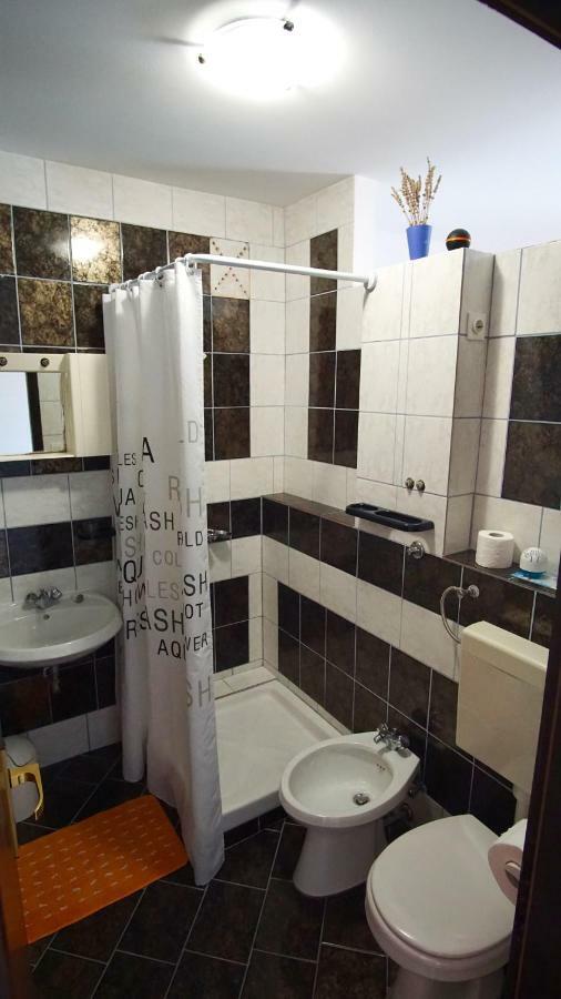 Apartmani Laura Trogir Exteriör bild