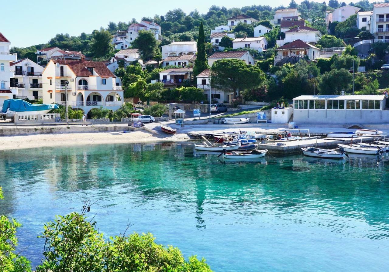Apartmani Laura Trogir Exteriör bild