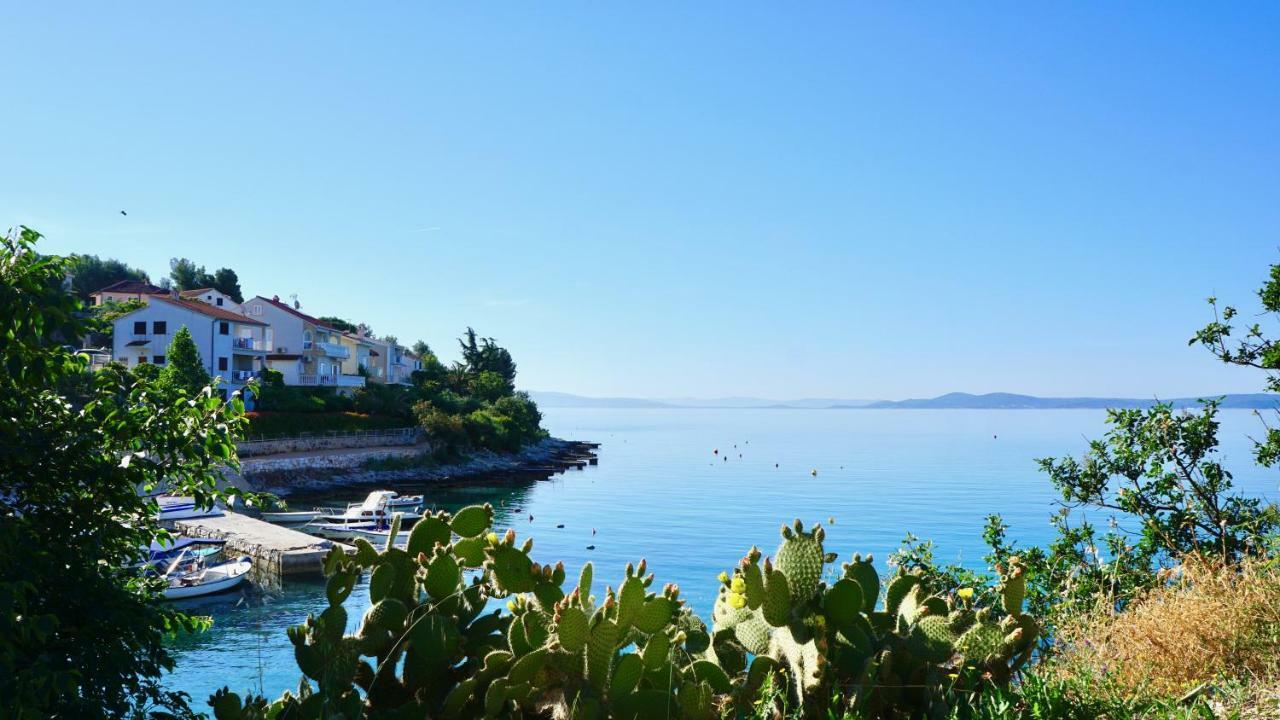 Apartmani Laura Trogir Exteriör bild