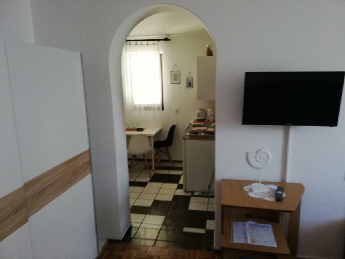 Apartmani Laura Trogir Exteriör bild