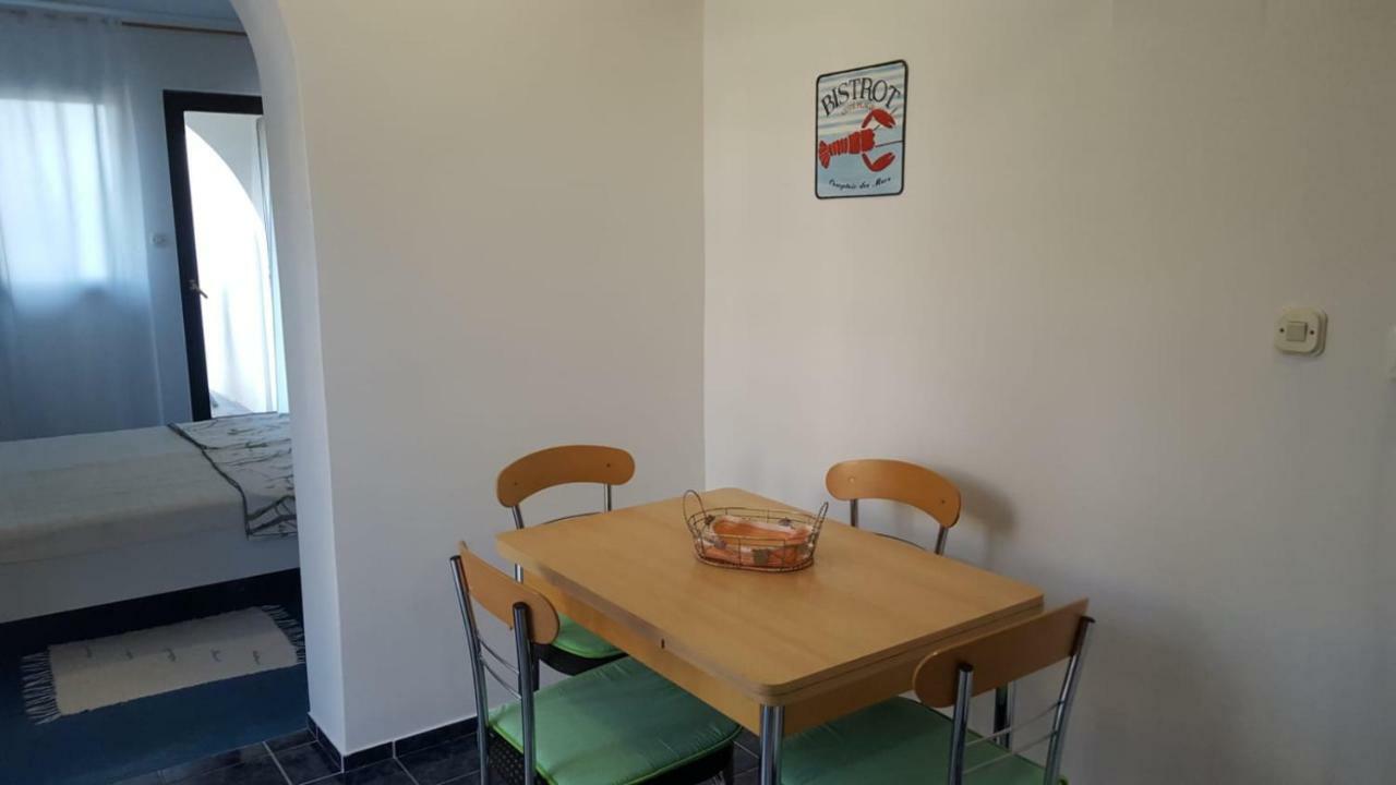 Apartmani Laura Trogir Exteriör bild