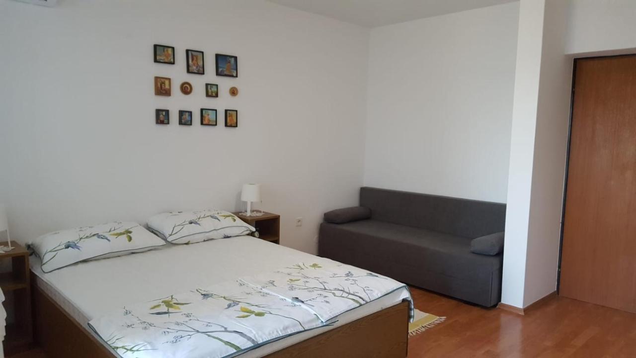 Apartmani Laura Trogir Exteriör bild