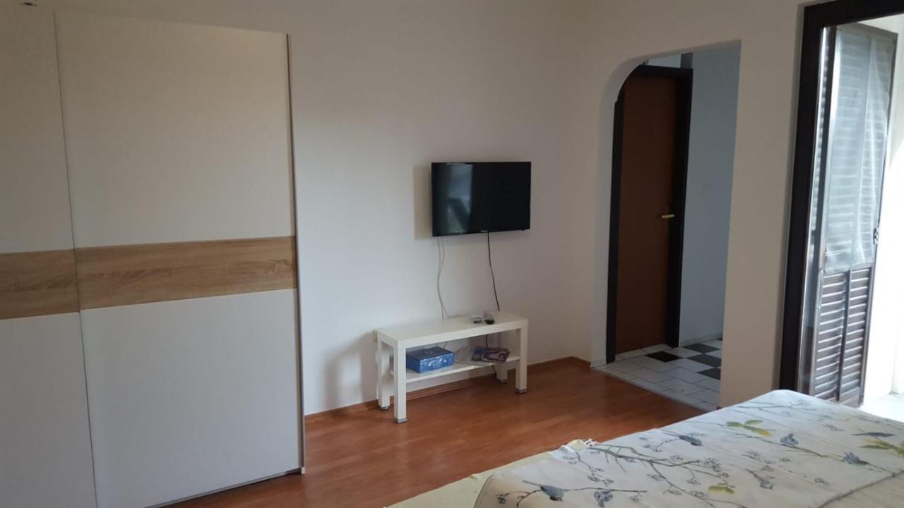 Apartmani Laura Trogir Exteriör bild